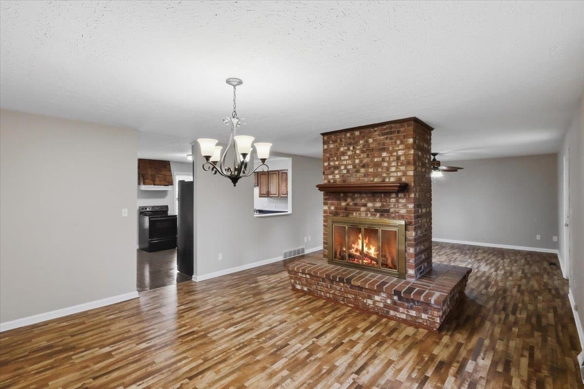 3215 Smallhouse Road Bowling Green, KY 42104 - Photo 10 of 41 Gallery Image 10