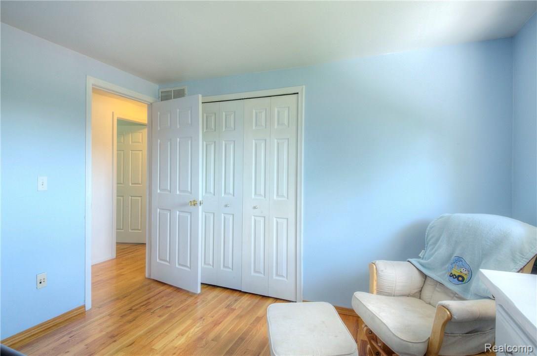 7398 Kingsbridge Road Canton, MI 48187 - Photo 27 of 47 28 BR 2.jpg