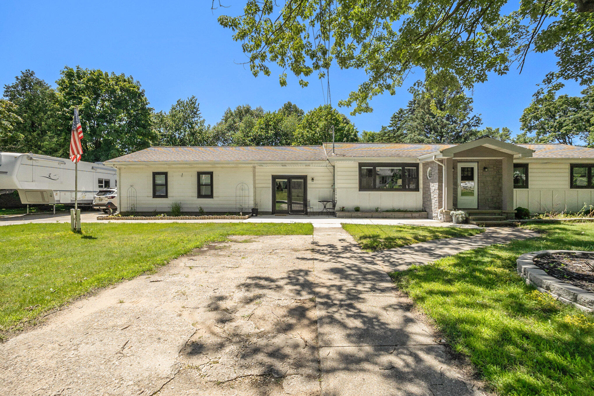 1173 North Ellis Road Ludington, MI 49431 - Photo 28 of 31 004_42a8006-3