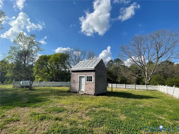 $2,300 | 2297 Indian Oak Road, Crewe, VA 23930