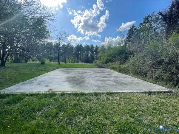 $2,300 | 2297 Indian Oak Road, Crewe, VA 23930