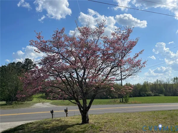 $2,300 | 2297 Indian Oak Road, Crewe, VA 23930
