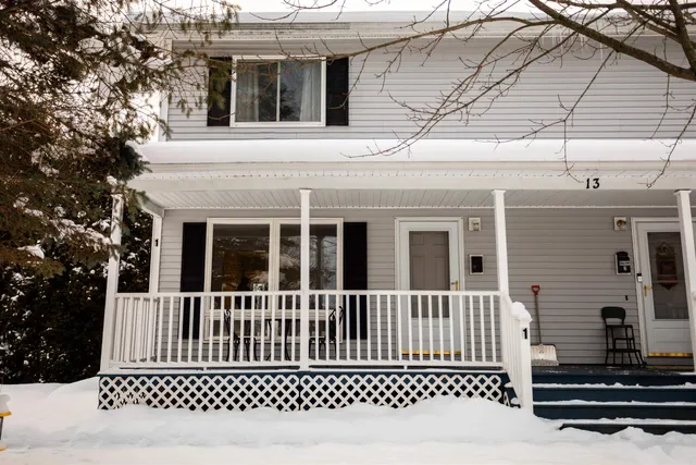 $299,000 | 1 Appletree Lane, Essex, VT 05452