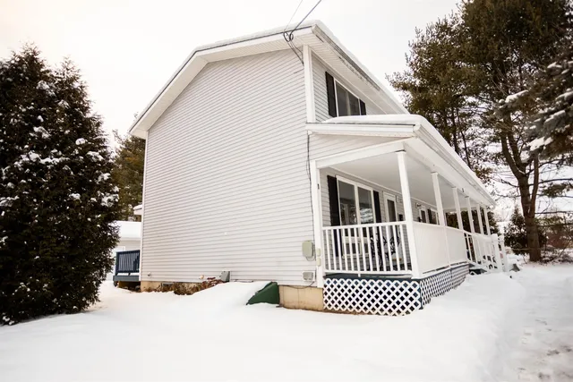 $299,000 | 1 Appletree Lane, Essex, VT 05452