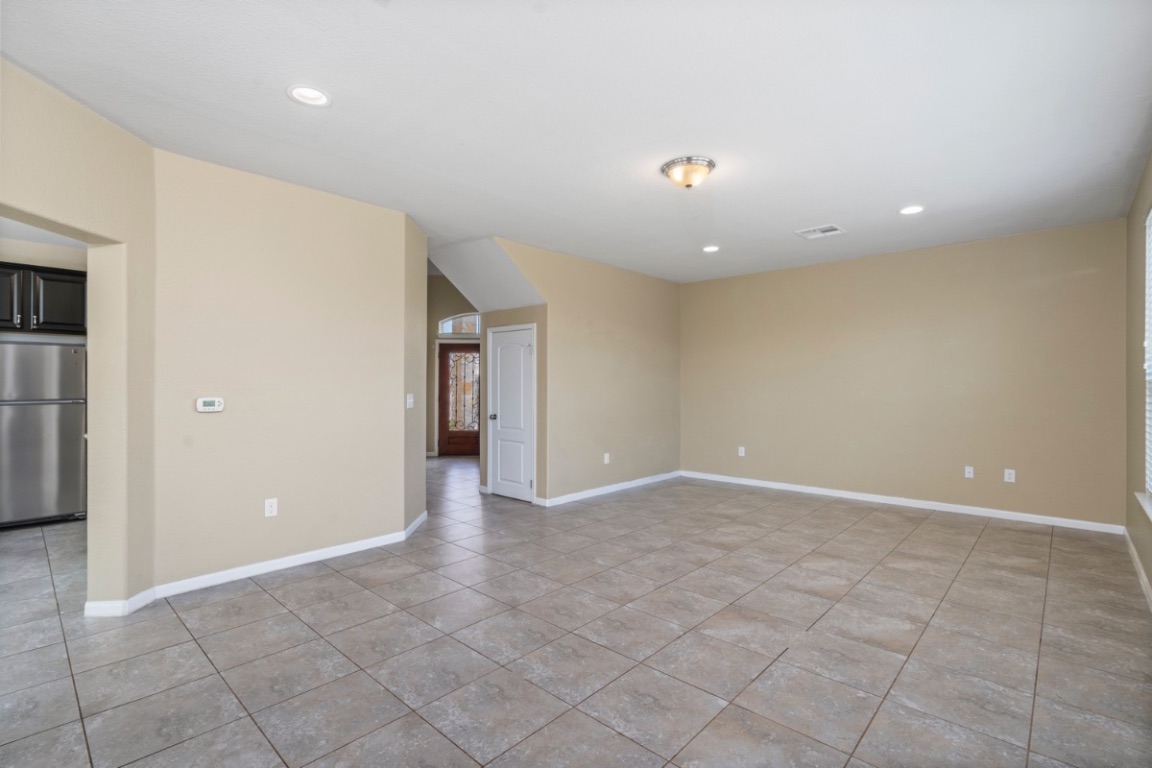 105 Checkerspot Court Georgetown, TX 78626 - Photo 6 of 33