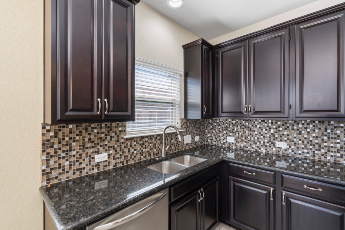 105 Checkerspot Court Georgetown, TX 78626 - Photo 9 of 33