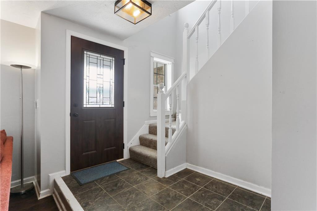 3054 Fry Road Greenwood, IN 46142 - Photo 3 of 30 Gallery Image 3