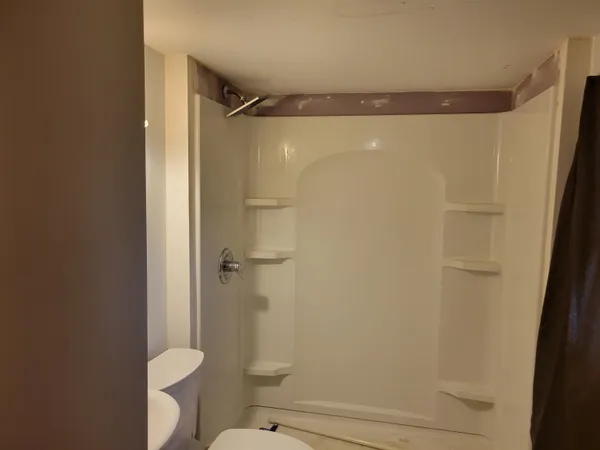 $99,900 | 819 East 7th Avenue, Winfield, KS 67156