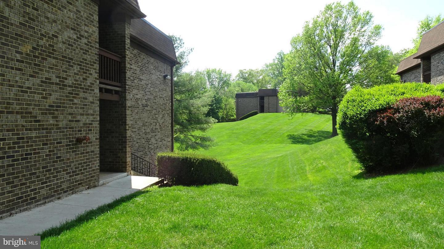 5805 P Royal Ridge Drive Springfield, VA 22152 - Photo 2 of 15