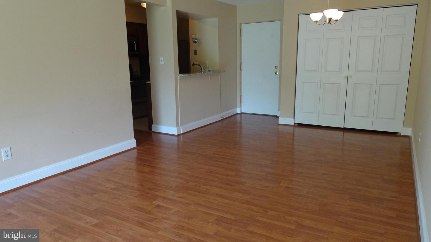 5805 P Royal Ridge Drive Springfield, VA 22152 - Photo 4 of 15