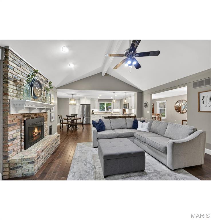 15580 Clover Ridge Drive Chesterfield, MO 63017 - Photo 8 of 45 Gallery Image 8