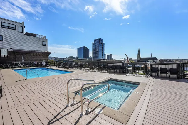 $329,900 | 600 Broadway Avenue Northwest, Unit 239, Grand Rapids, MI 49504