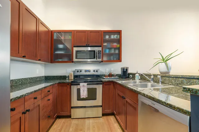 $329,900 | 600 Broadway Avenue Northwest, Unit 239, Grand Rapids, MI 49504