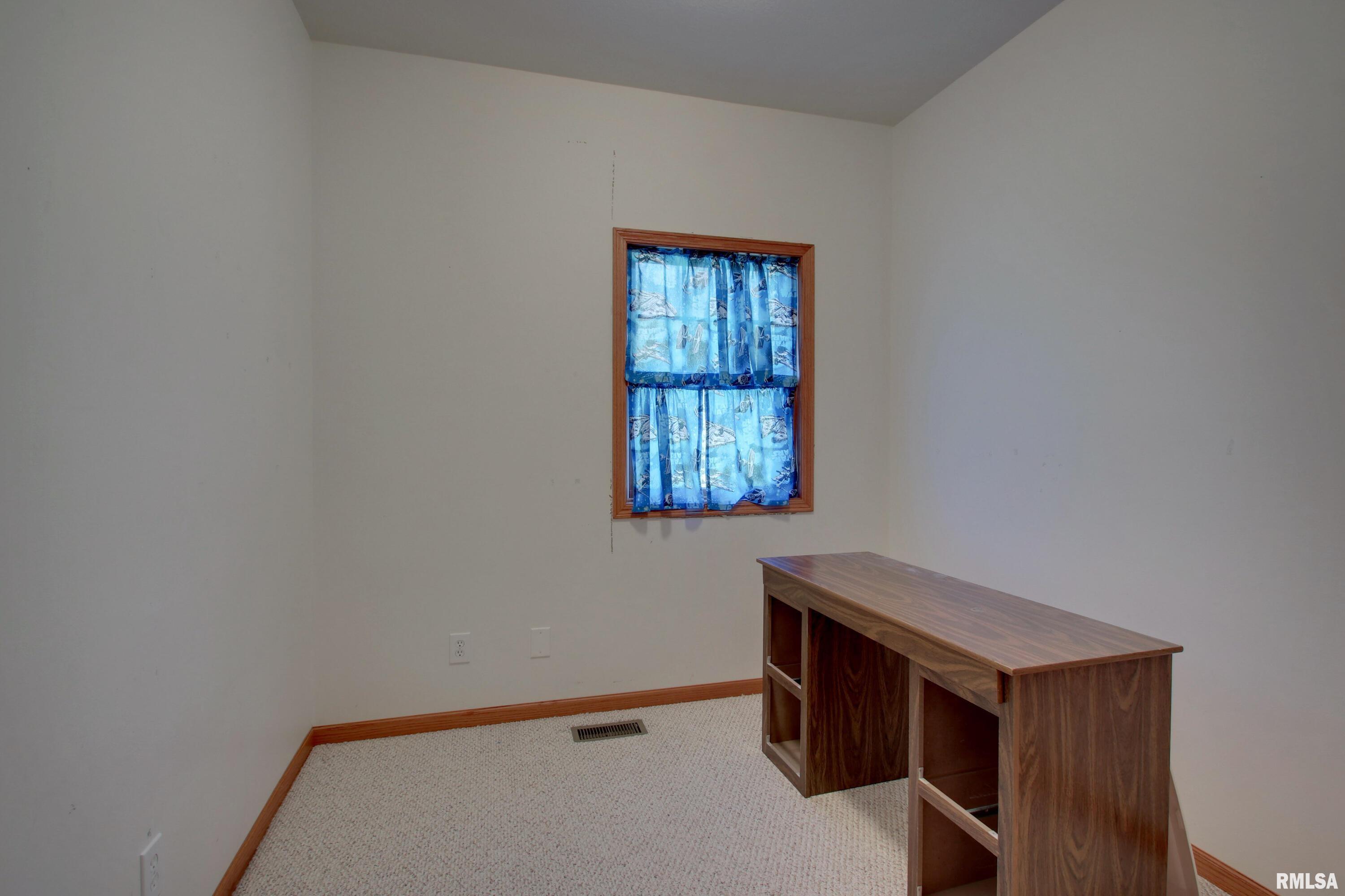 1235 East 2400th Place Camp Point, IL 62320 - Photo 11 of 25 Gallery Image 11