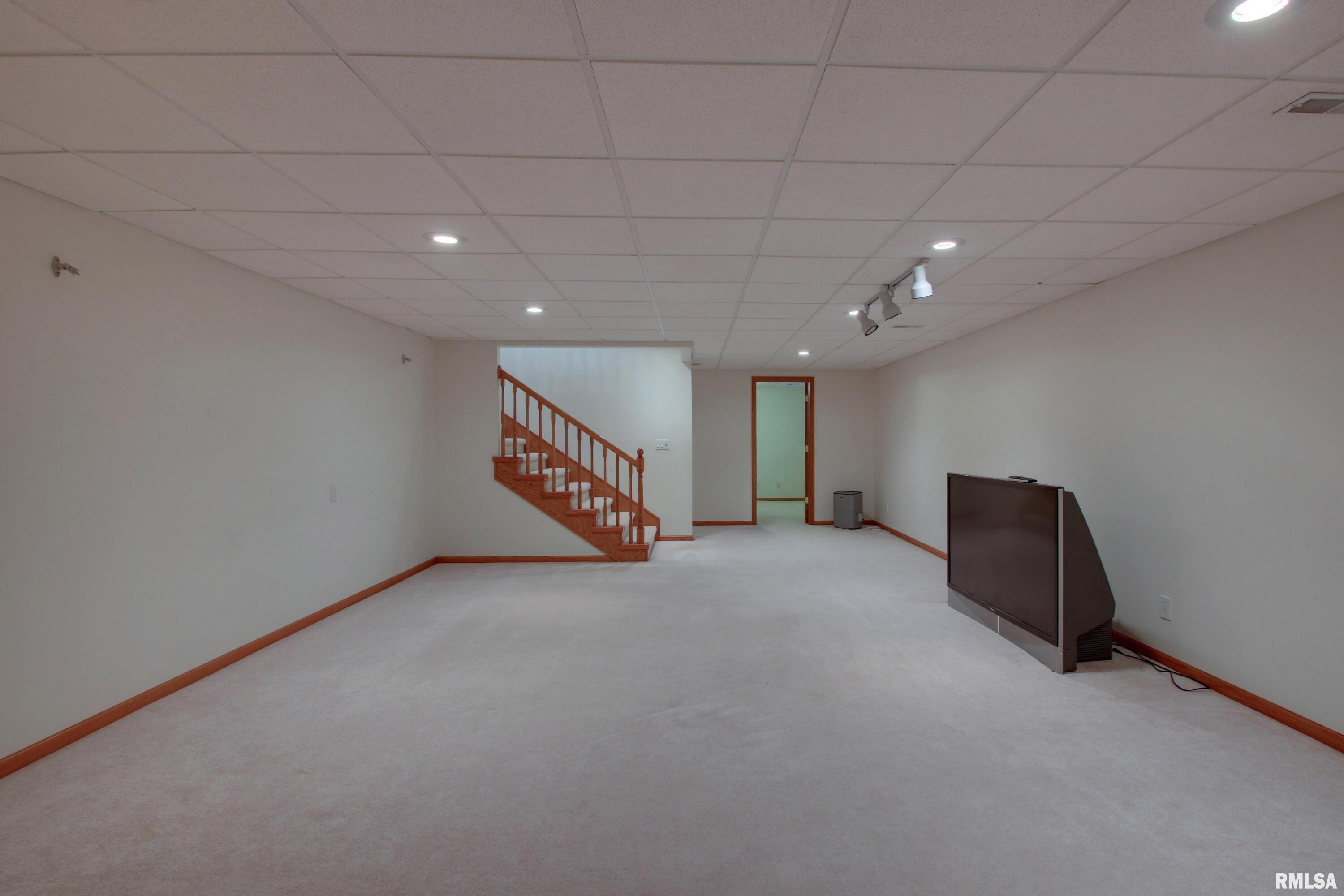 1235 East 2400th Place Camp Point, IL 62320 - Photo 16 of 25 Gallery Image 16