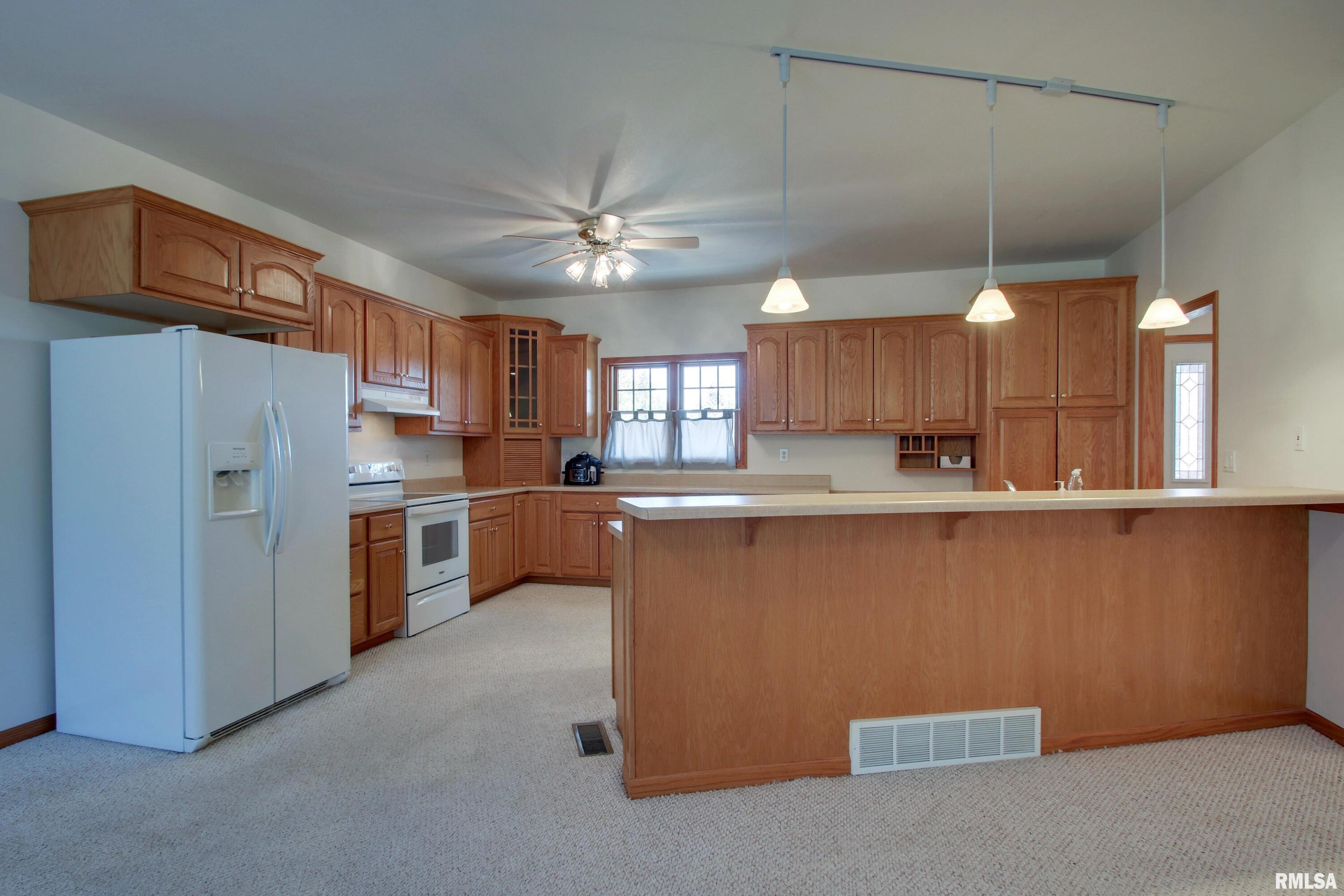 1235 East 2400th Place Camp Point, IL 62320 - Photo 5 of 25 Gallery Image 5