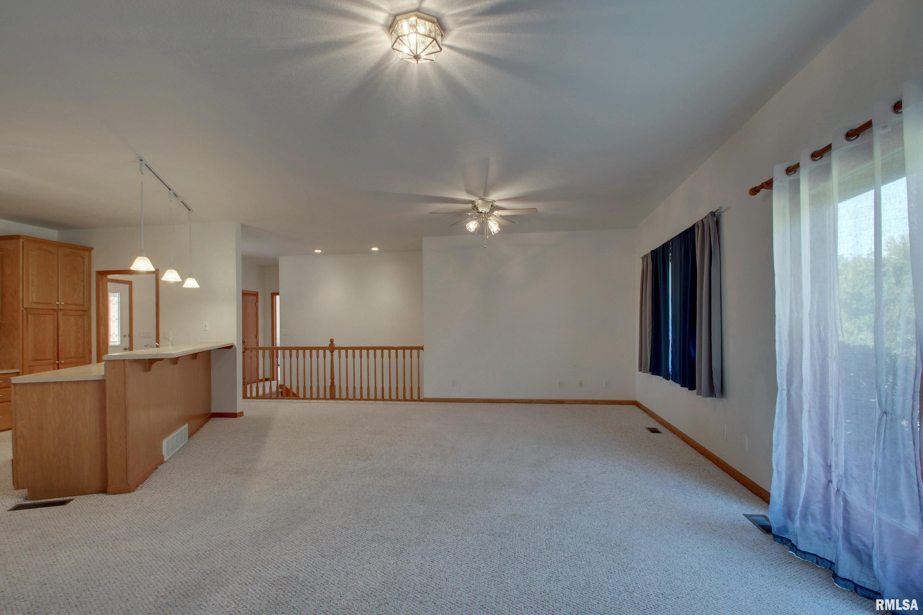 1235 East 2400th Place Camp Point, IL 62320 - Photo 6 of 25 Gallery Image 6