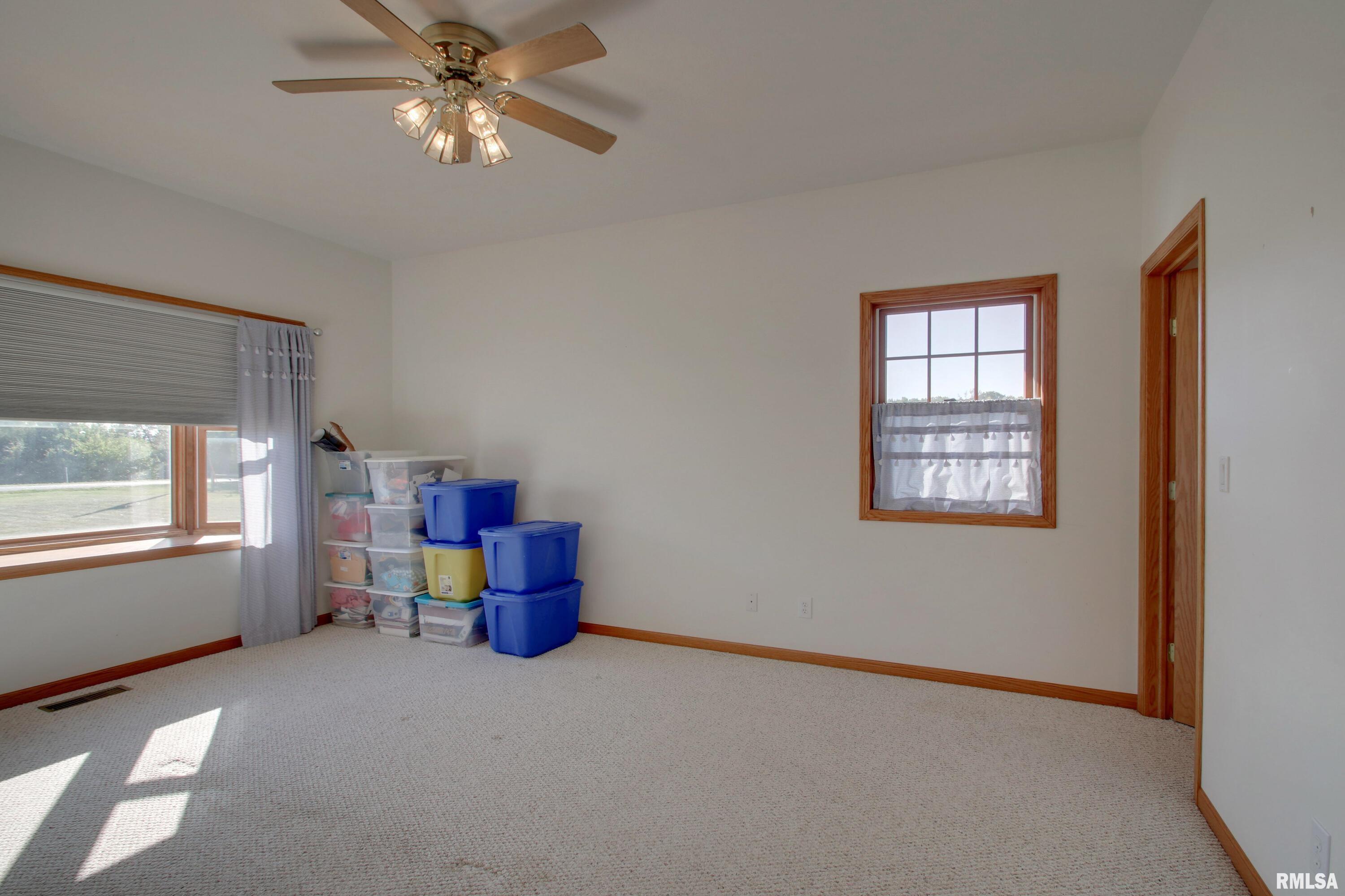 1235 East 2400th Place Camp Point, IL 62320 - Photo 9 of 25 Gallery Image 9