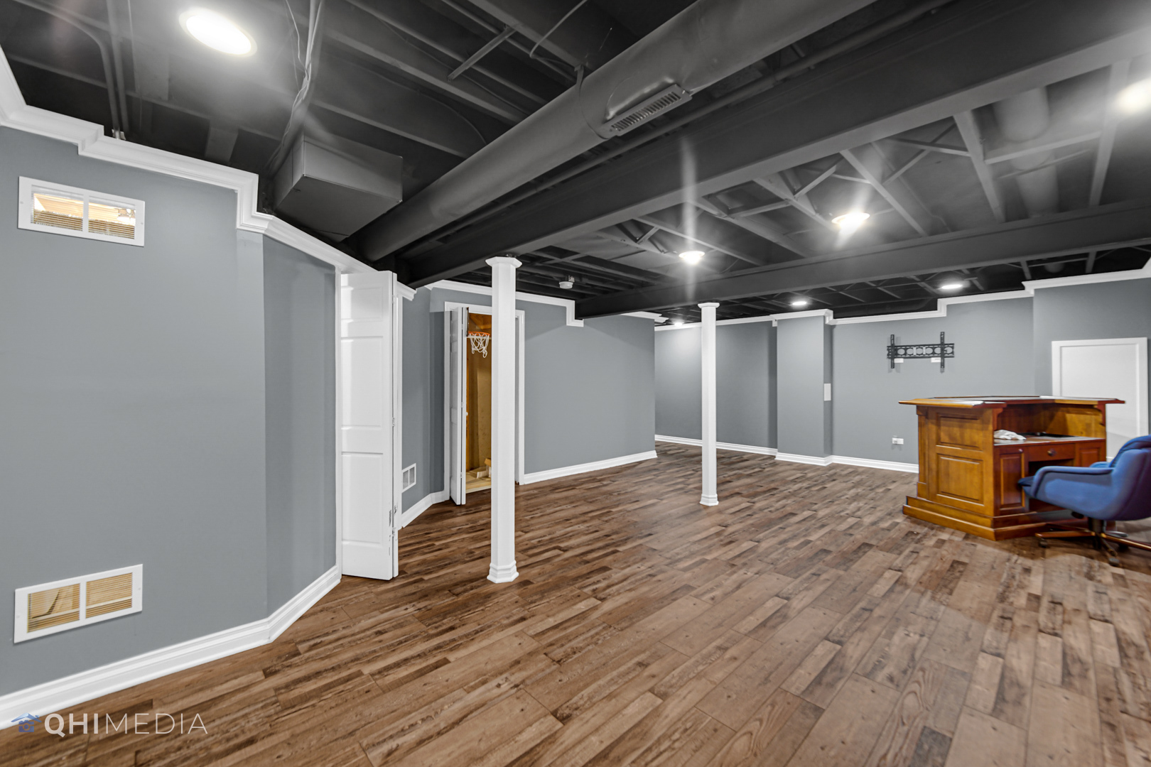 21432 Georgetown Drive Plainfield, IL 60544 - Photo 22 of 24 a view of a room with wooden floor