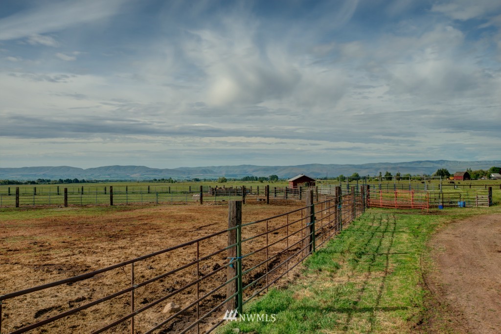 3441 Rader Road Ellensburg, WA 98926 - Photo 6 of 15 Gallery Image 6