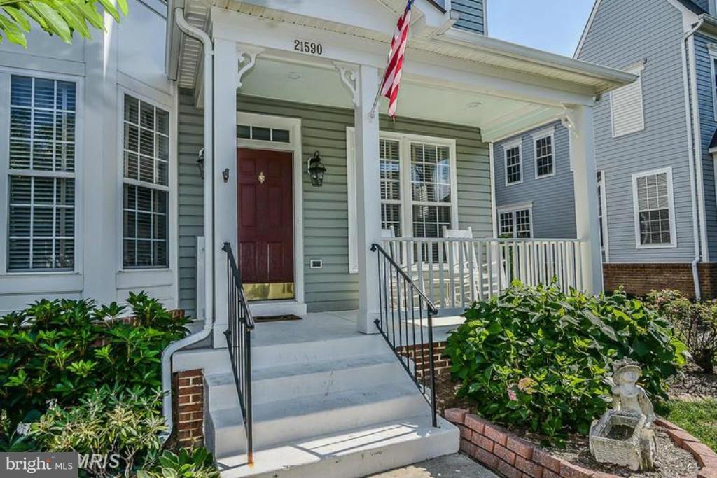 21590 Merion Street Ashburn, VA 20147 - Photo 2 of 30 Exterior (Front)