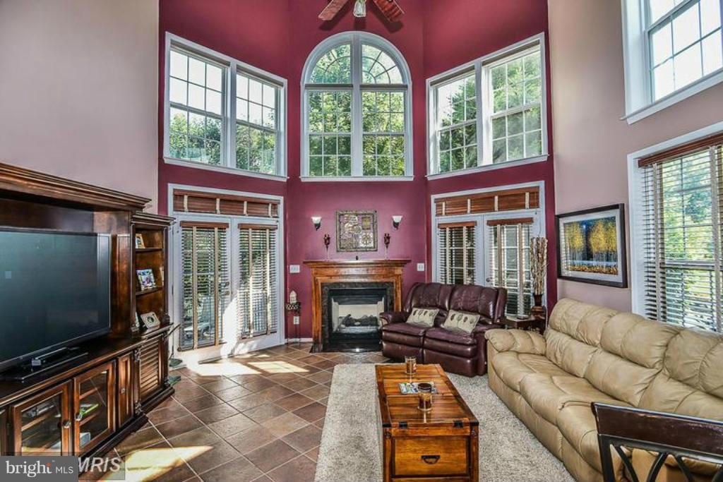 21590 Merion Street Ashburn, VA 20147 - Photo 11 of 30 Family Room