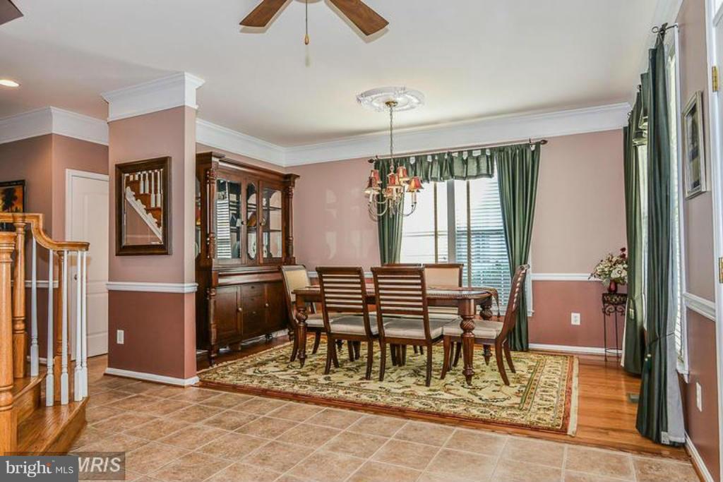 21590 Merion Street Ashburn, VA 20147 - Photo 6 of 30 Dining Room