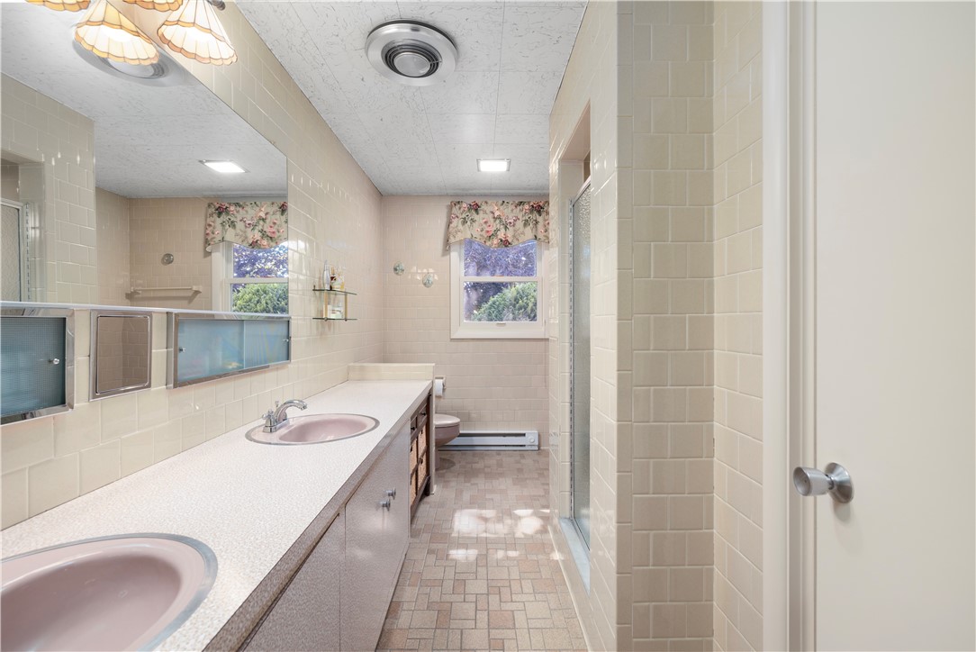 1173 Main Road Tiverton, RI 02878 - Photo 15 of 40 first floor