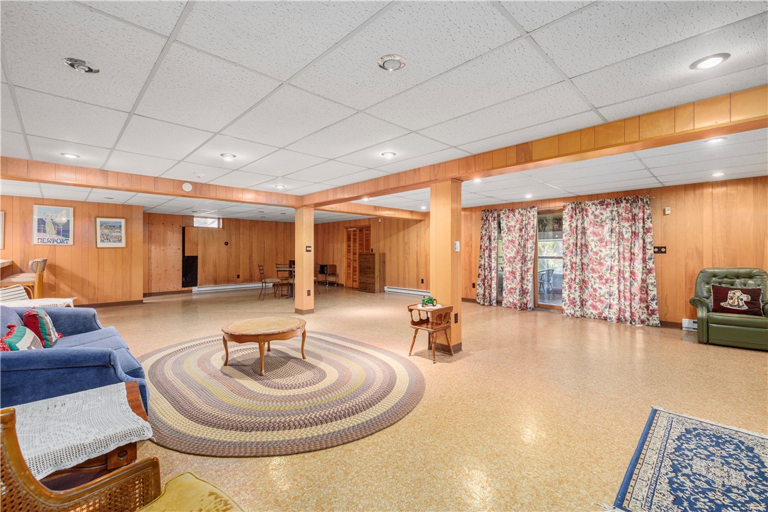 1173 Main Road Tiverton, RI 02878 - Photo 22 of 40