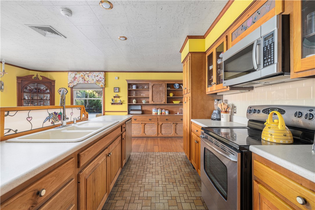 1173 Main Road Tiverton, RI 02878 - Photo 5 of 40