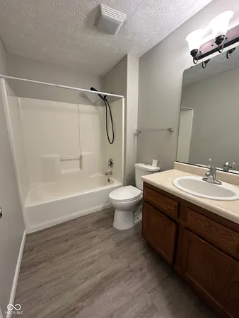 $1,275 | 88 Keran Manor Court, Unit C, Greenwood, IN 46142