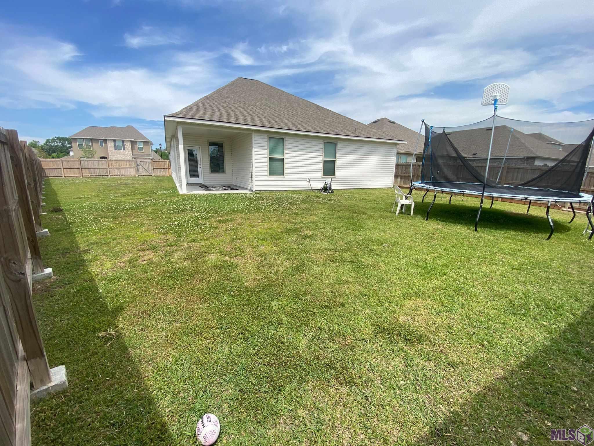 13806 Bellacosa Avenue Baton Rouge, LA 70817 - Photo 2 of 8
