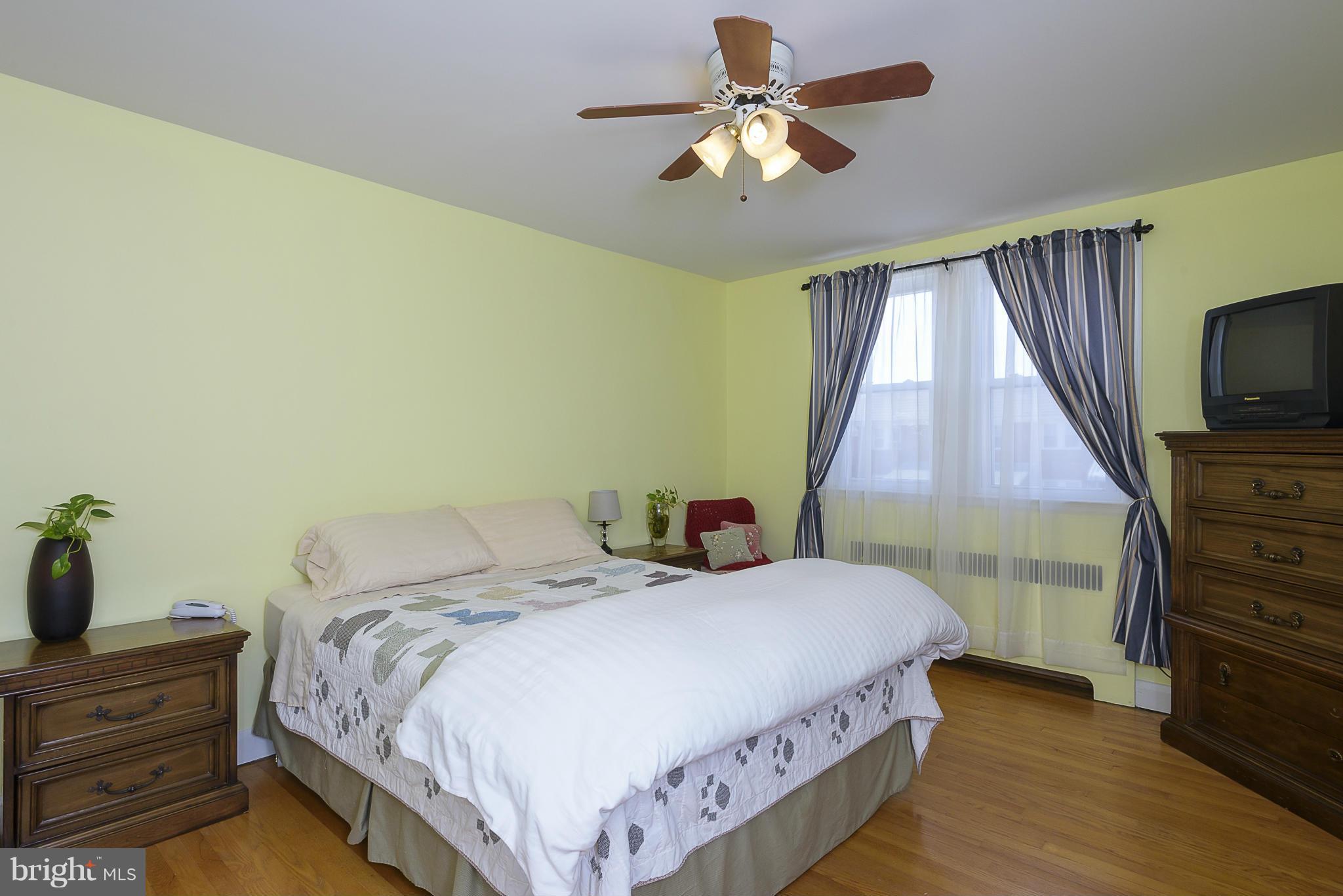 435 Overbrook Road Catonsville, MD 21228 - Photo 16 of 30 Bedroom (Master)