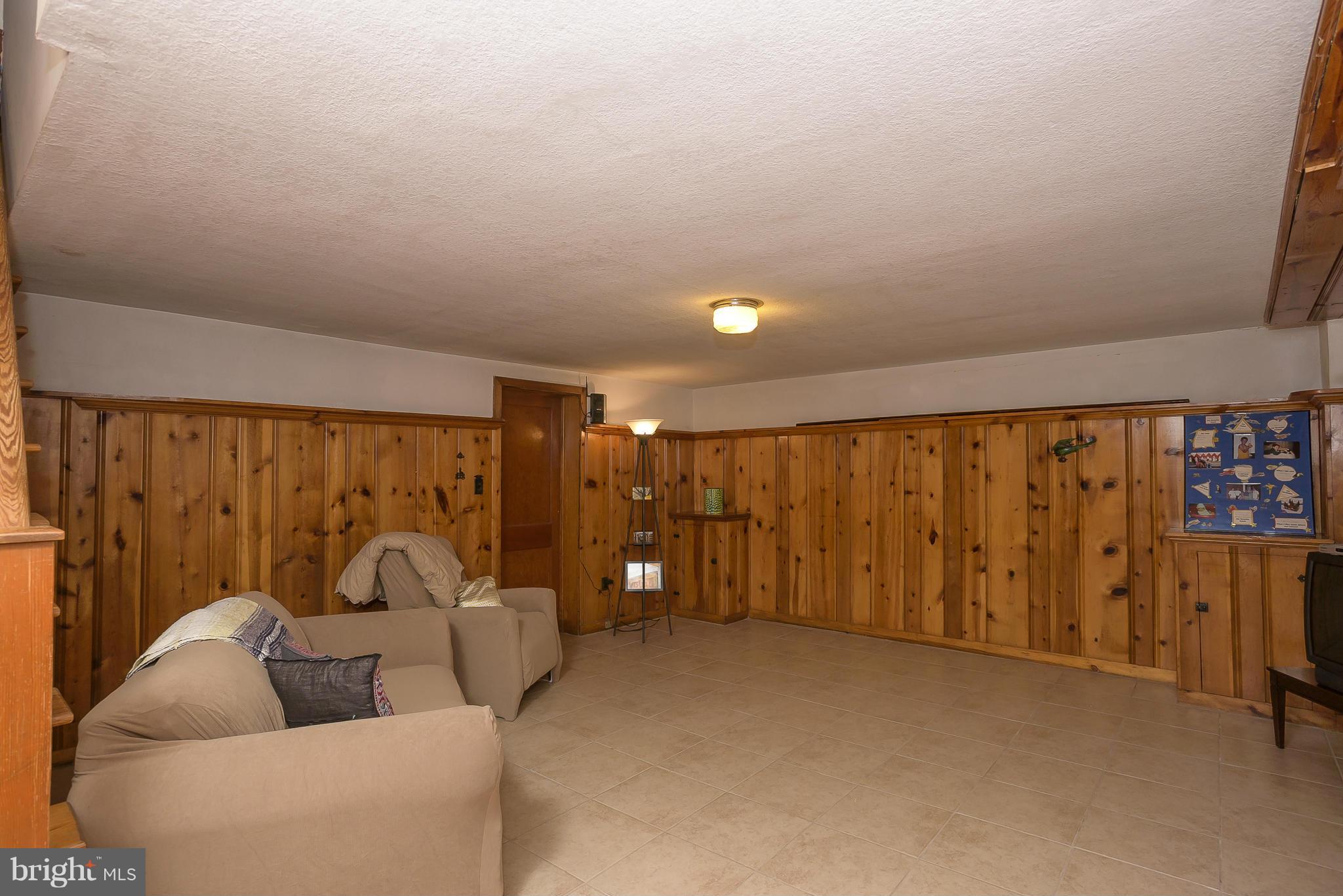 435 Overbrook Road Catonsville, MD 21228 - Photo 21 of 30 Family Room