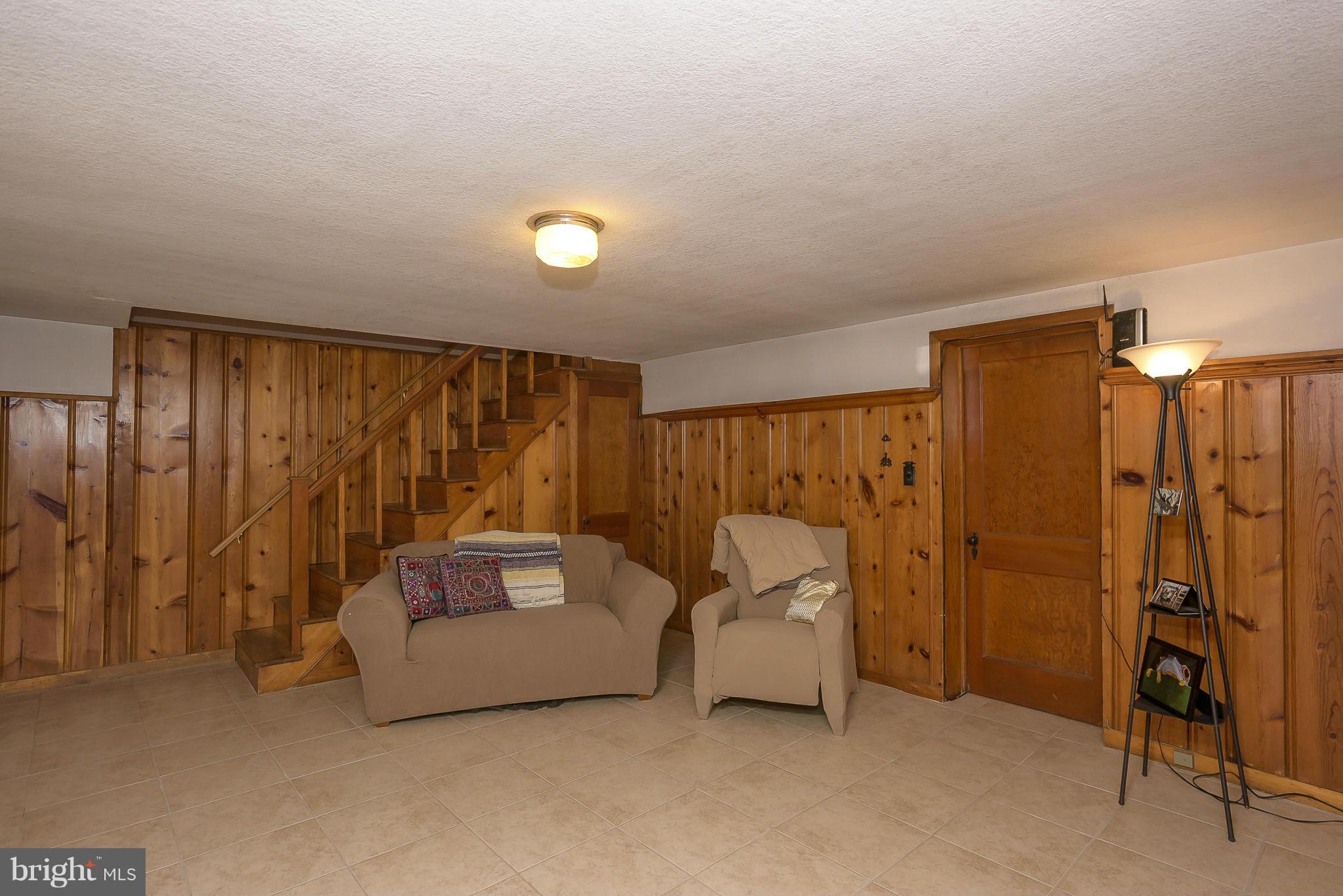 435 Overbrook Road Catonsville, MD 21228 - Photo 23 of 30 Family Room