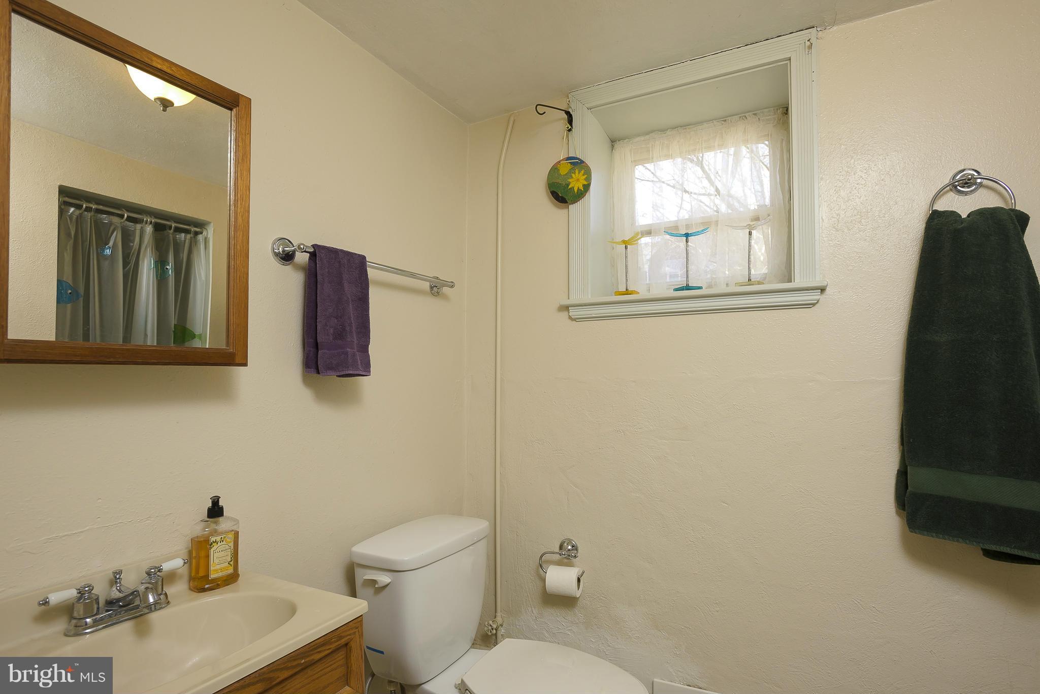 435 Overbrook Road Catonsville, MD 21228 - Photo 24 of 30 Bathroom 2