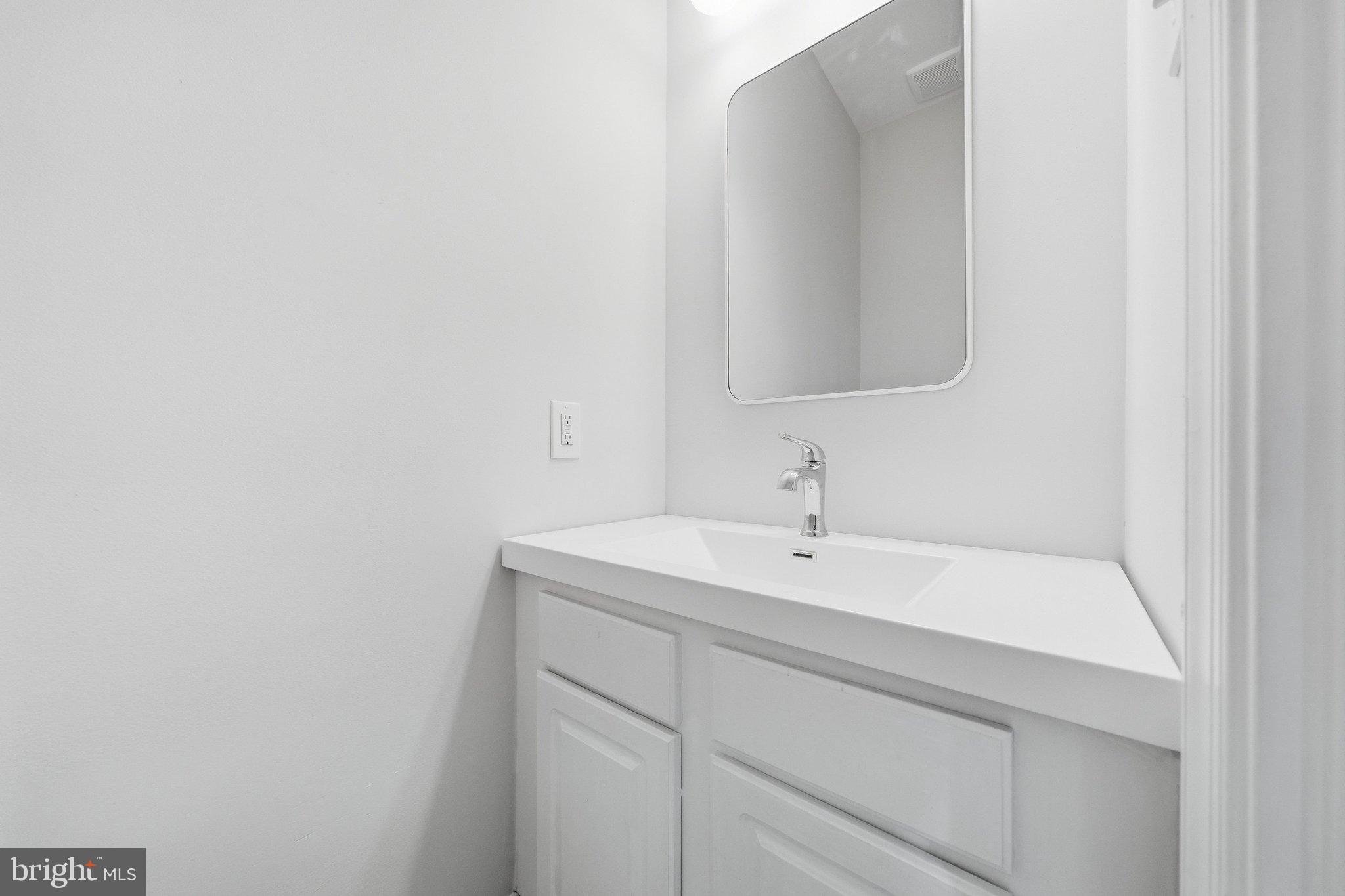 6373 Wind Rider Way Columbia, MD 21045 - Photo 18 of 39 Powder Room