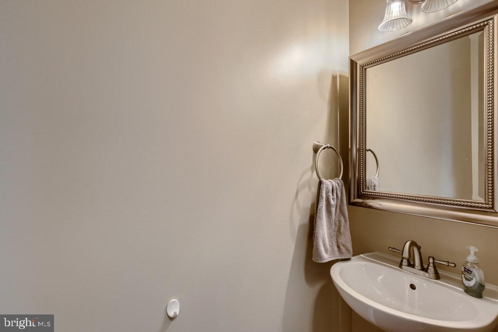 5217 Red Hill Way Rosedale, MD 21237 - Photo 11 of 28 Powder Room