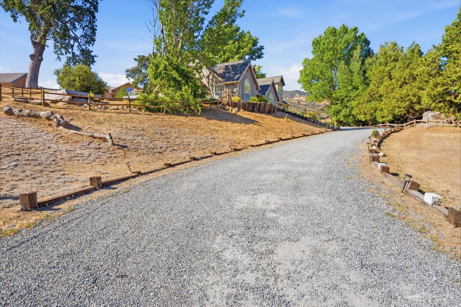 29751 Rolling Oak Drive Tehachapi, CA 93561 - Photo 5 of 64 Gallery Image 5