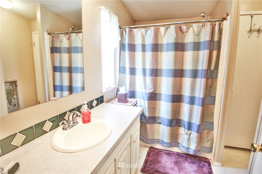 9 156th Place Southwest Bothell, WA 98012 - Photo 14 of 18