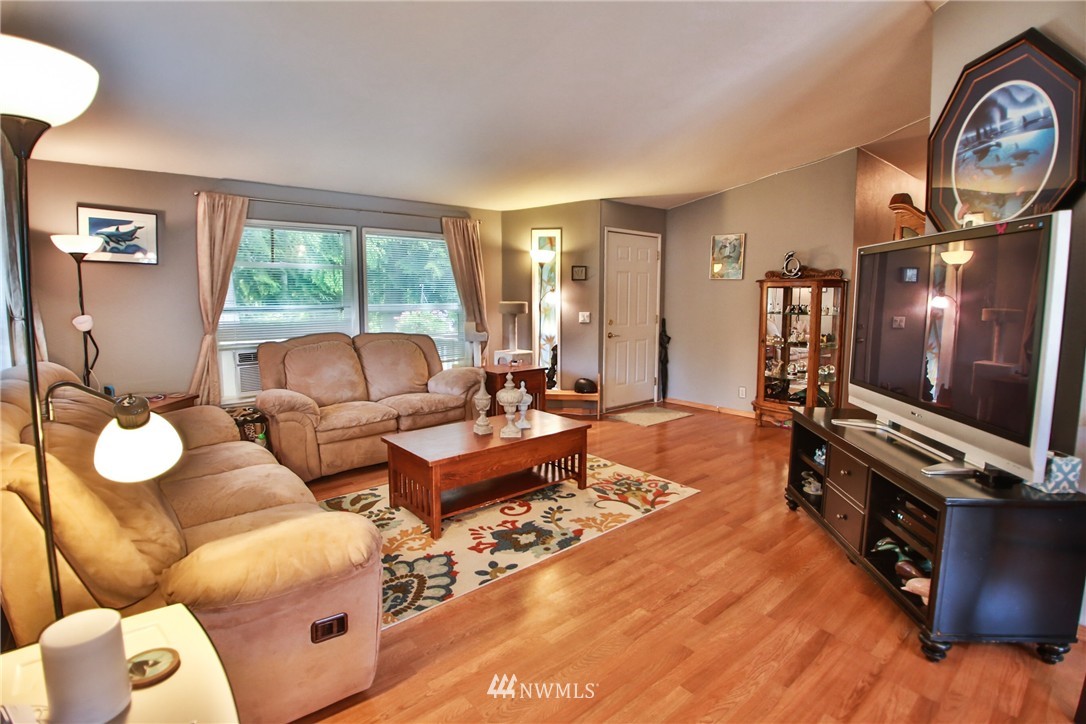 9 156th Place Southwest Bothell, WA 98012 - Photo 3 of 18
