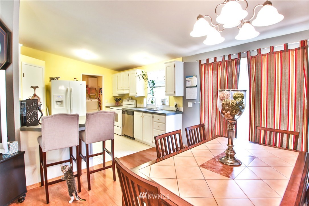 9 156th Place Southwest Bothell, WA 98012 - Photo 4 of 18