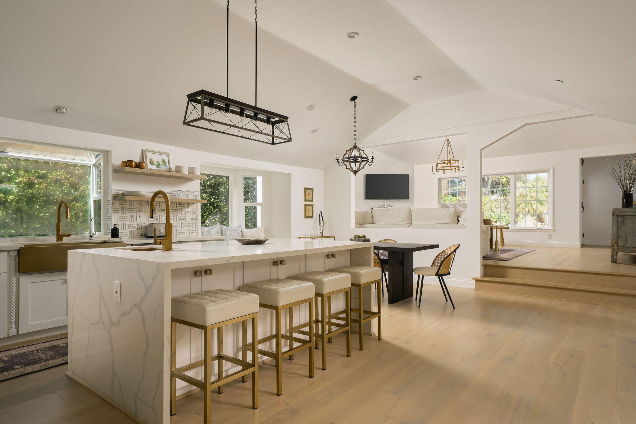 627 Romero Canyon Road Montecito, CA 93108 - Photo 15 of 44 High ceilings