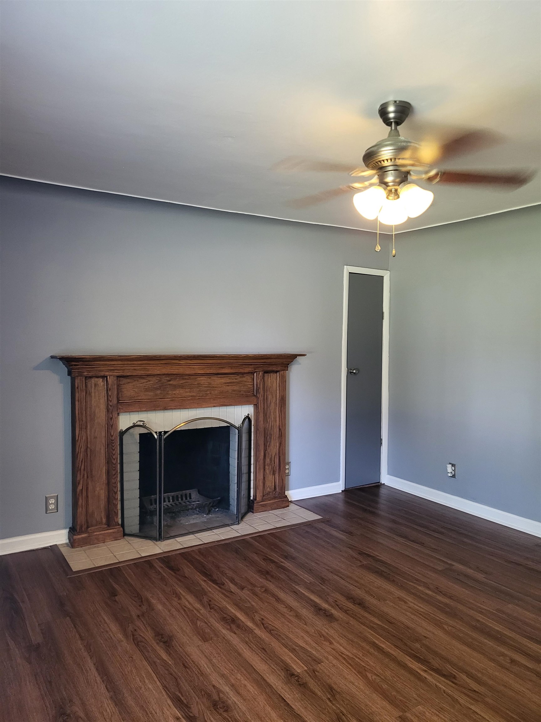 2411 Covert Road Burton, MI 48509 - Photo 6 of 40 50154154-6b66bae3-c583-4a5f-9ebf-3195189126a5.JPG