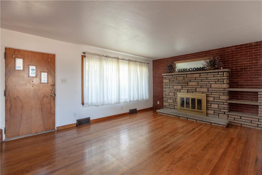 1867 Warriors Road Pittsburgh, PA 15205 - Photo 4 of 24 Gallery Image 4