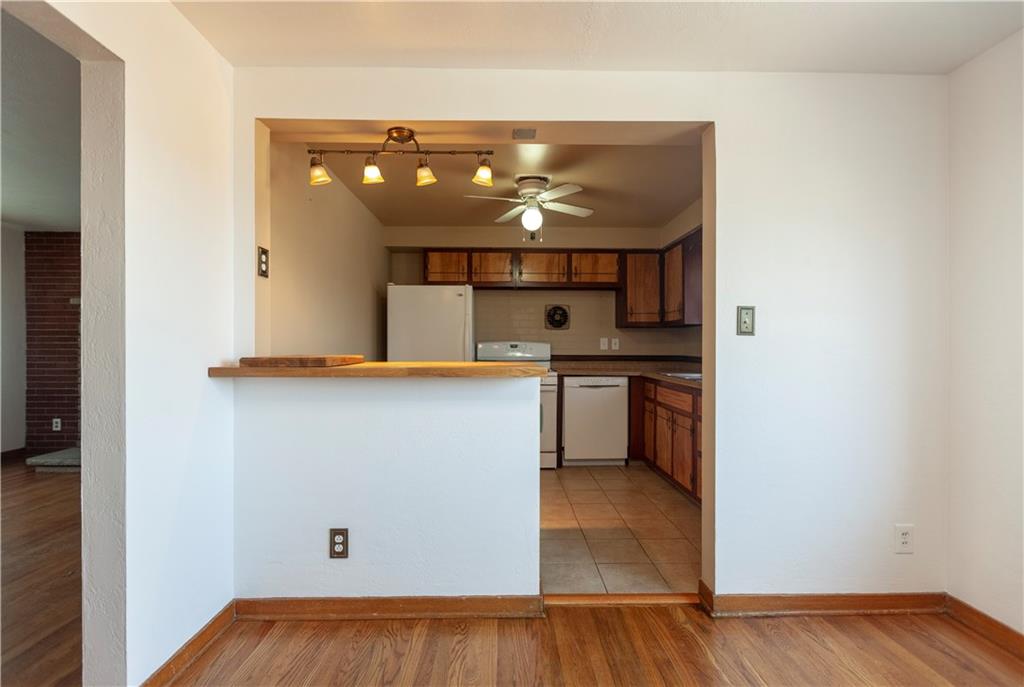 1867 Warriors Road Pittsburgh, PA 15205 - Photo 6 of 24 Gallery Image 6