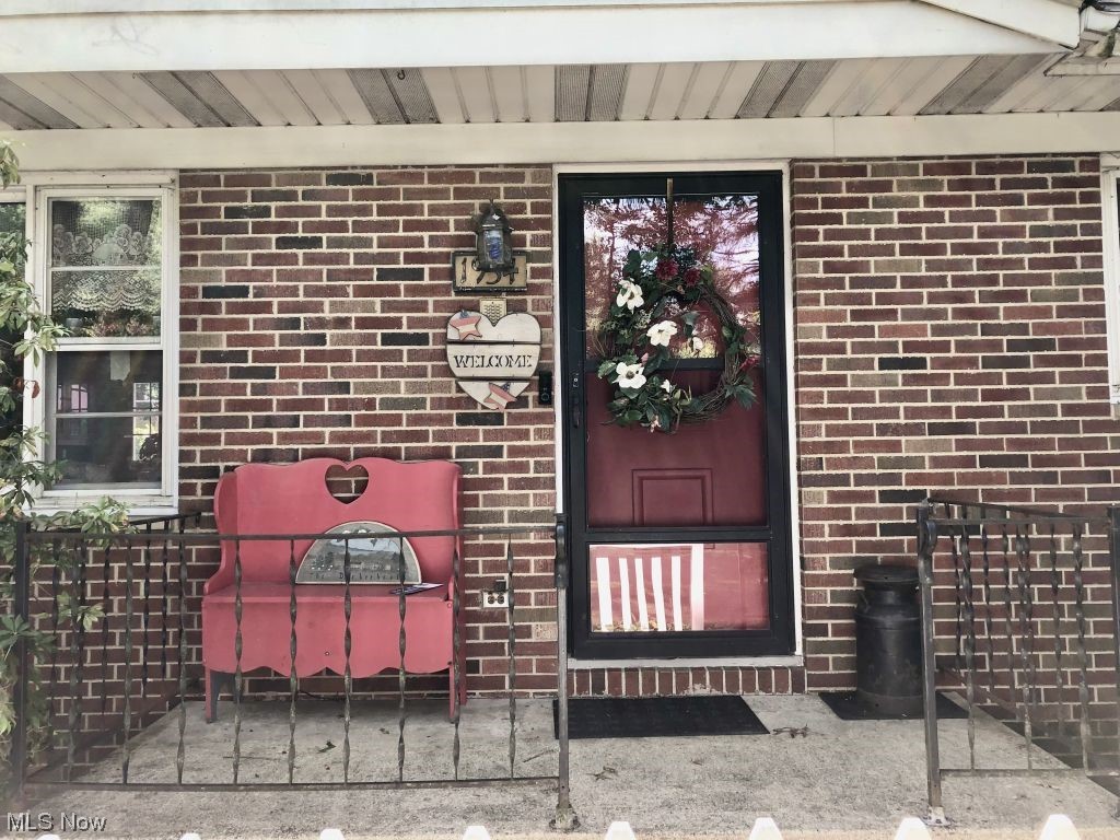 1934 Conwill Road Stow, OH 44224 - Photo 32 of 32 Inviting front entry porch.Welcome home!