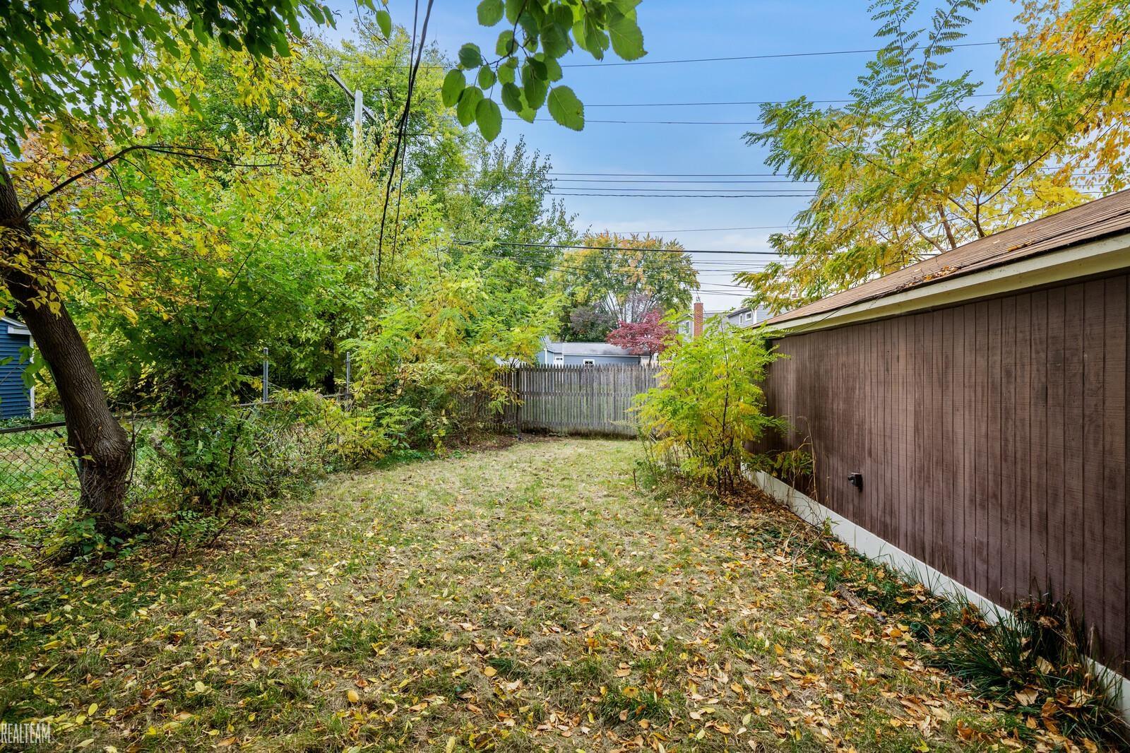 2717 South Rochester Road Royal Oak, MI 48073 - Photo 24 of 34 50126305-23.JPG