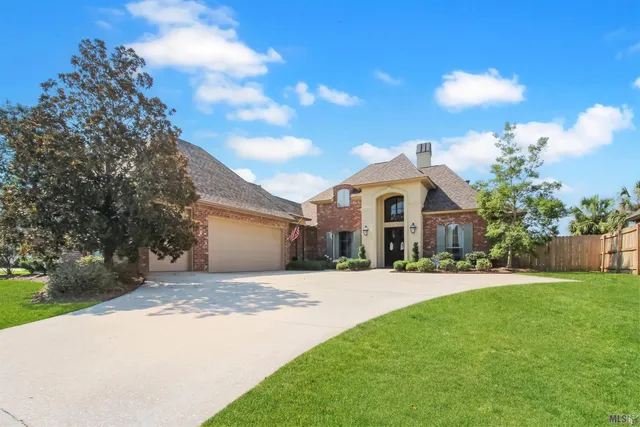 $510,000 | 17750 Shady Elm Avenue, Baton Rouge, LA 70816