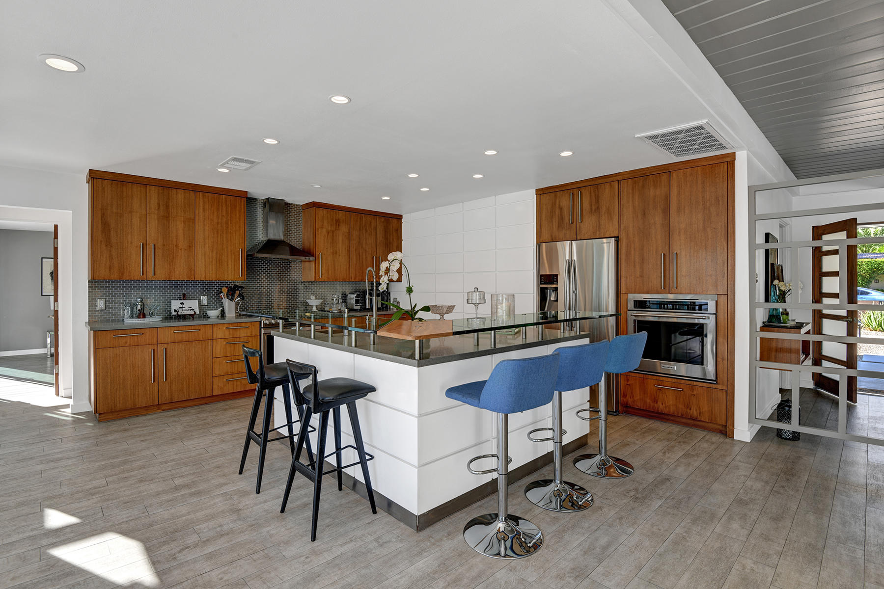 4 Palomino Road Palm Springs, CA 92264 - Photo 12 of 34 KITCHEN ANGLED OVER ISLAND MLS